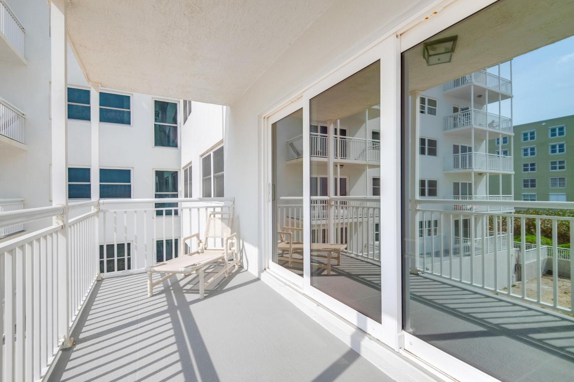 Walk To Shore Satellite Beach Condo With Ocean View Buitenkant foto